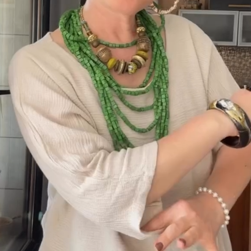 đâšBekvĂ€mt och elegant tvĂ„delat set med blus med rund hals och kjol i bomull och linne för kvinnor