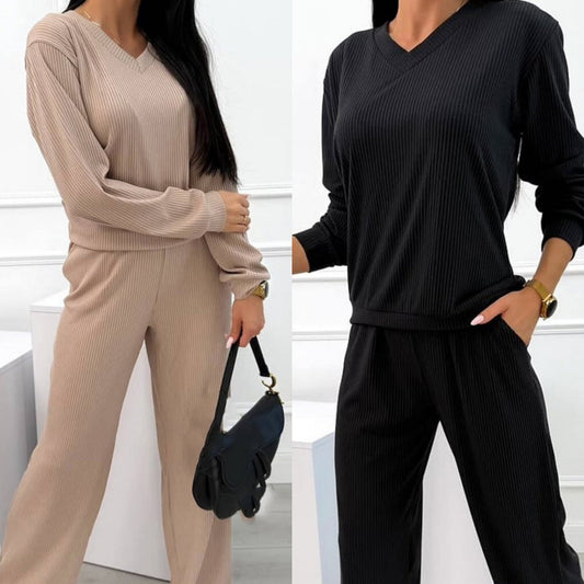 Completo a Righe con Top a Scollo a V e Pantaloni a Gamba Larga