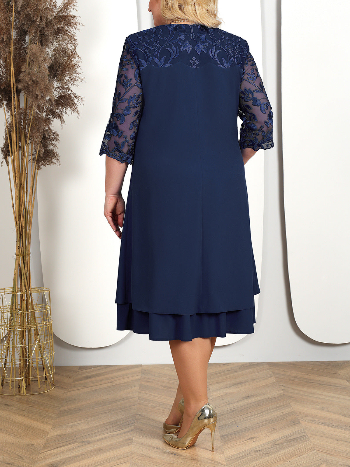 ⏳Women Embroidered Chiffon Splicing Round Neck Dress