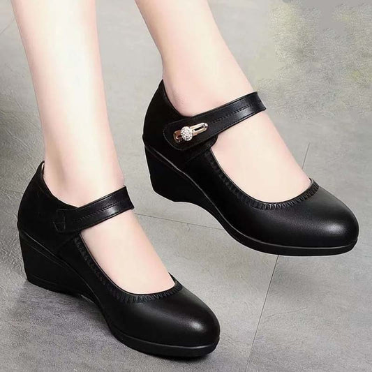 Women’s Graceful Shoes With Soft Soles