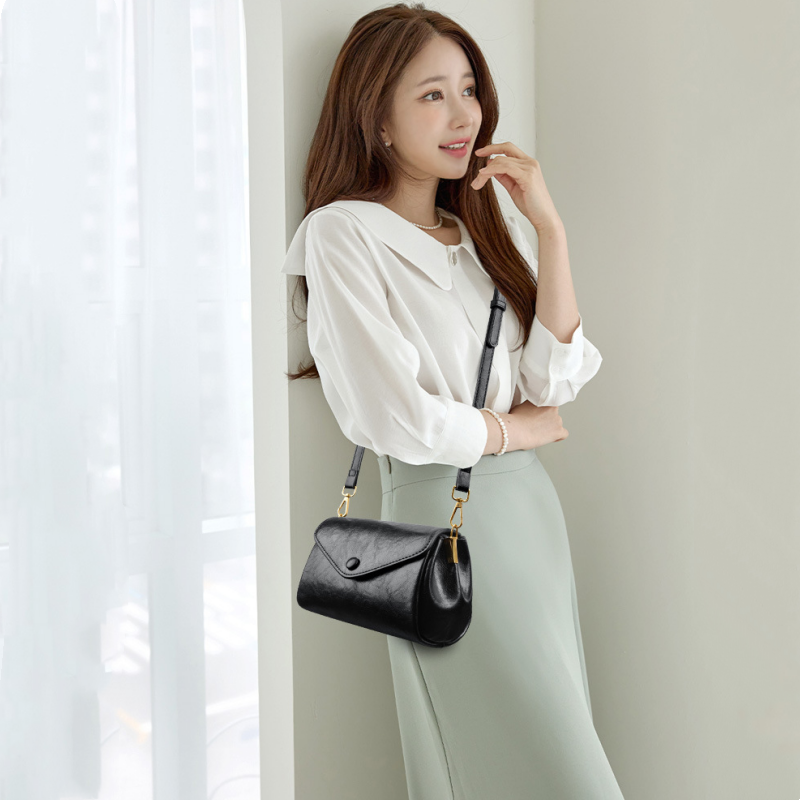 Women's Simple Stylish Shoulder Crossbody Bag