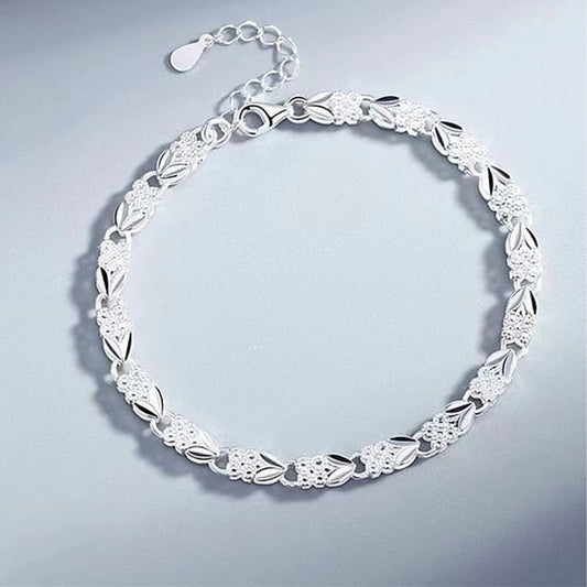 Elegant Sparkling Lucky Clover Bracelet