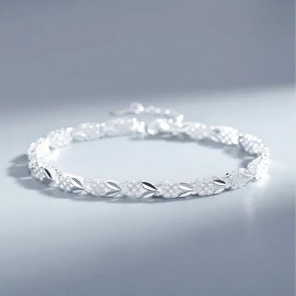 Elegant Sparkling Lucky Clover Bracelet