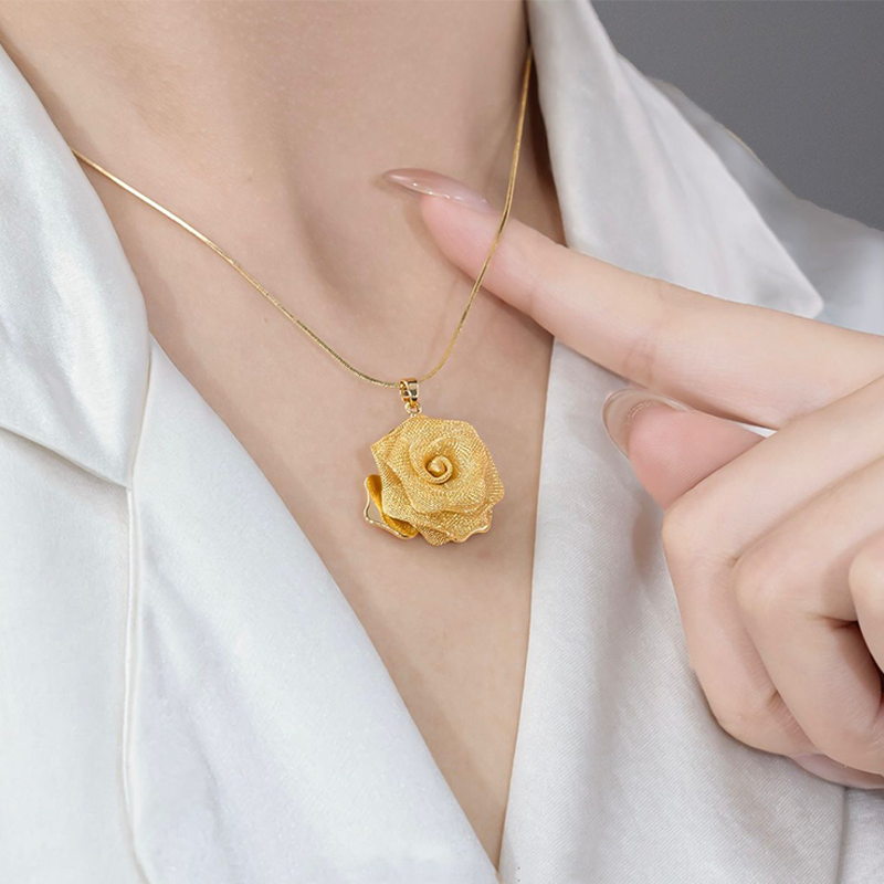 3D Rose & Pearl Double Layered Necklace