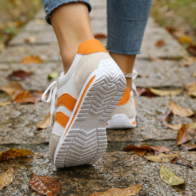 Women's Casual Lace-Up Mesh Sneakers