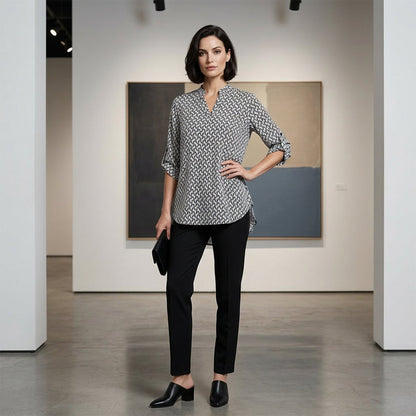 Women's Geometric Print V-Neck Blouse