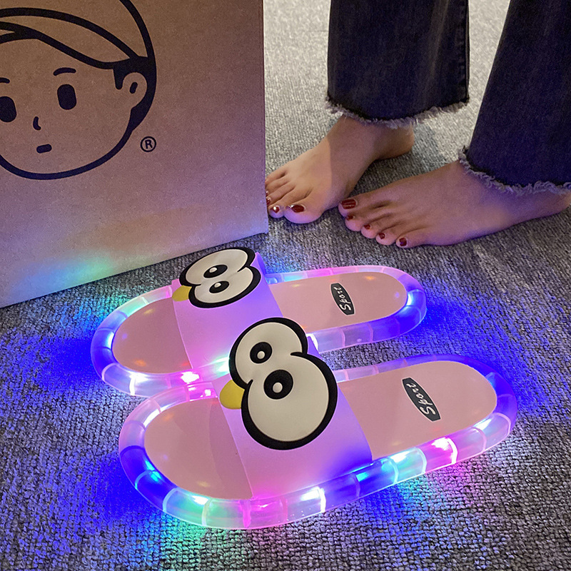 🌟 נעלי בית מצוירות עם תאורת LED 💡✨